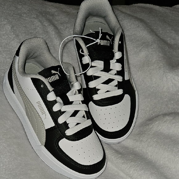 Puma Other - Puma Kids Black White Gray Court Sneakers Casual Sporty Low-Top Design Size 12